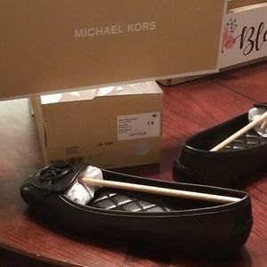 Brand New Michael Kors Lillie moc black size 7.5